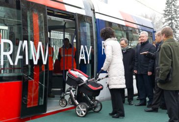Собянин меняет автобусы в Москве на низкопольные